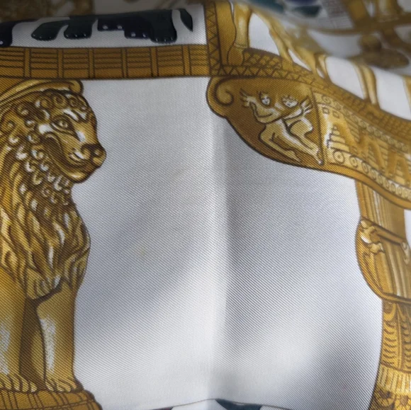Hermes Paris  Torana Elegant Silk Scarf with Elephant and Gold Design - Picture 13 of 14